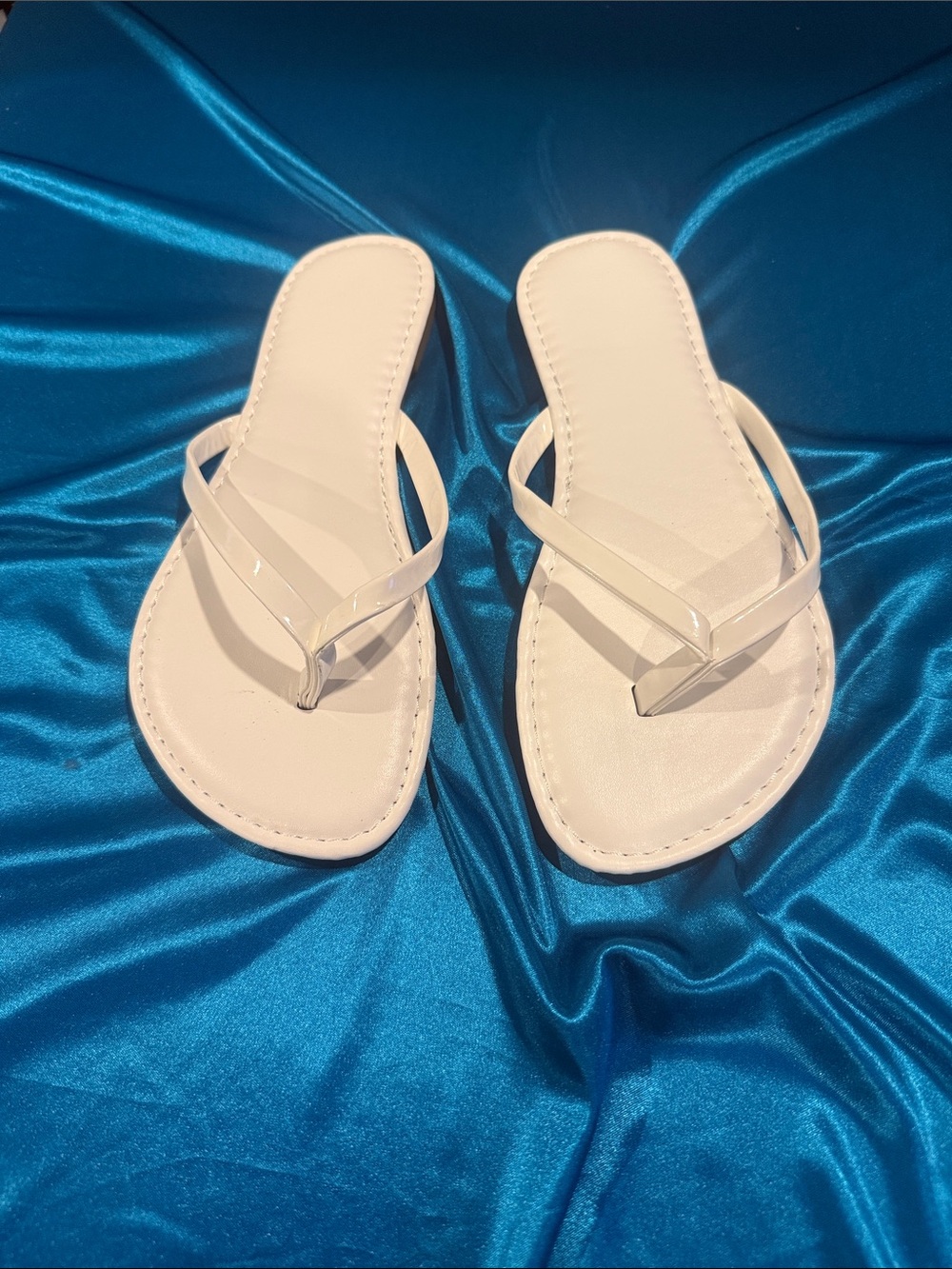 Women’s White Patent Flip Flop Sandals
